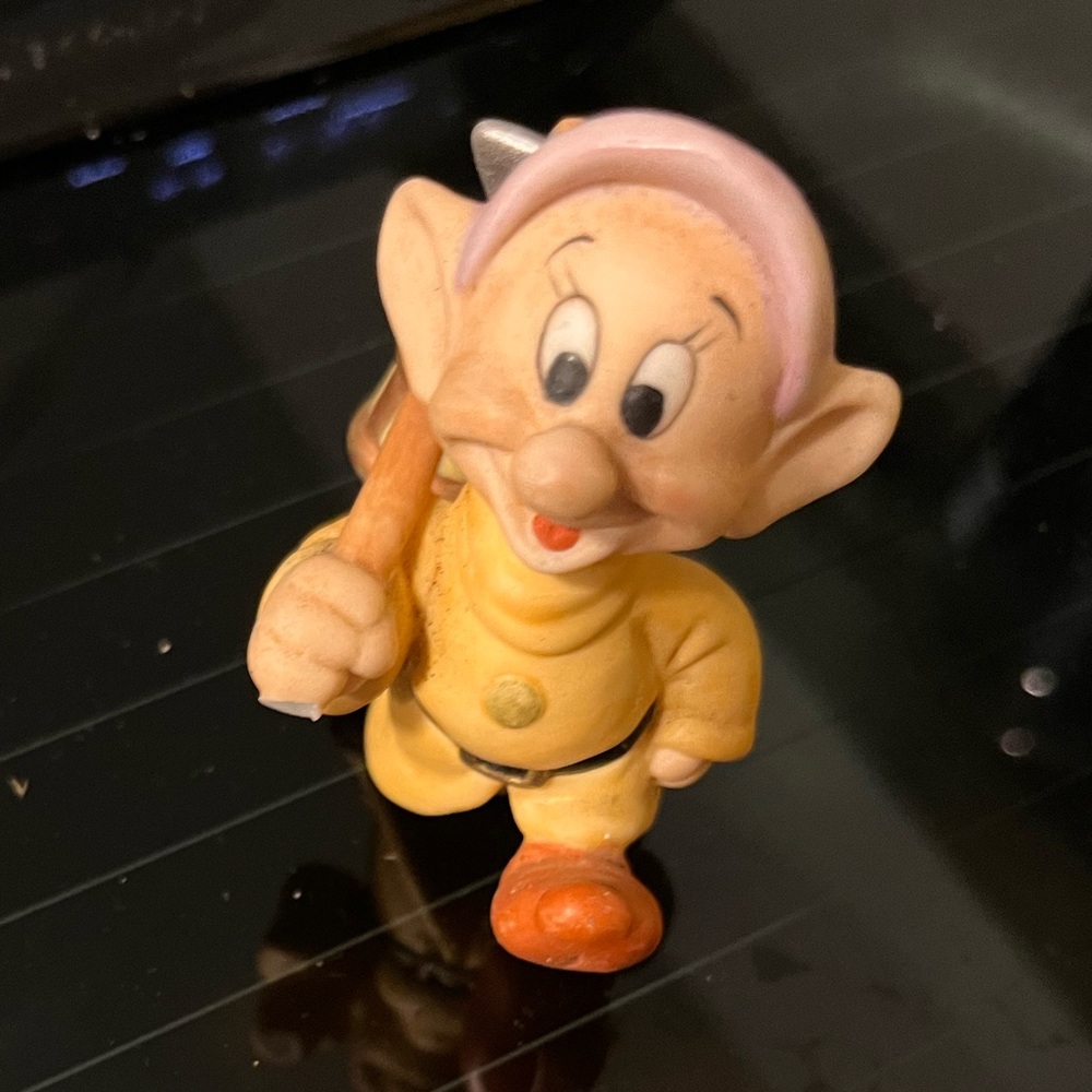 DISNEY SNOW WHITE & SEVEN DWARFS PORCELIAN FIGURE FIGURINE DOPEY SRI LANKA RARE - Picture 1 of 1